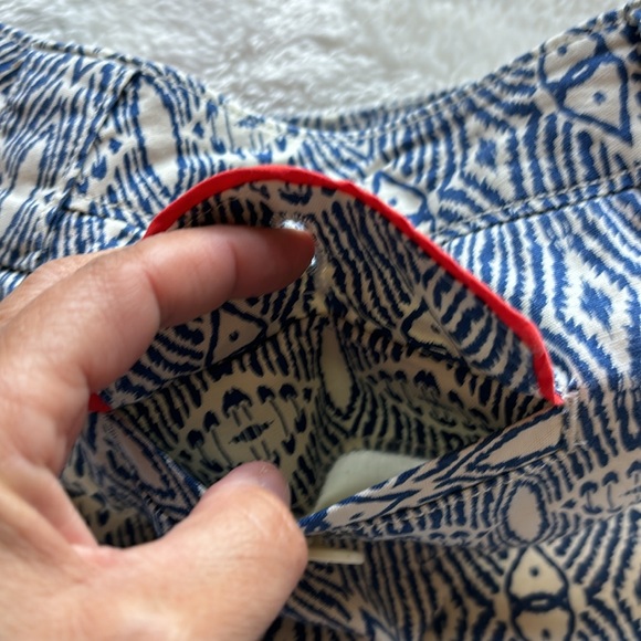 CAbi Off the Map Prep Short #326 Blue and White Ikat Style Sz 4 - Picture 5 of 8